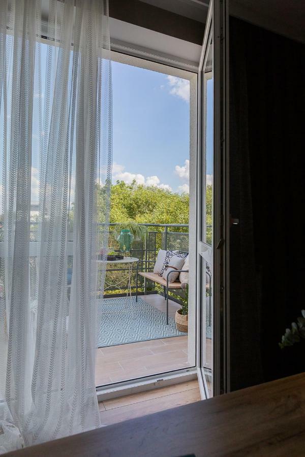 Apartamenty Flat White Obywatelska 47Ab ジェロナ・グラ エクステリア 写真